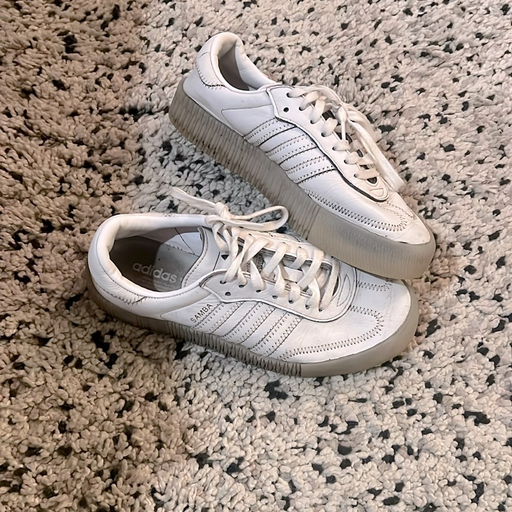 Sambae Adidas platform